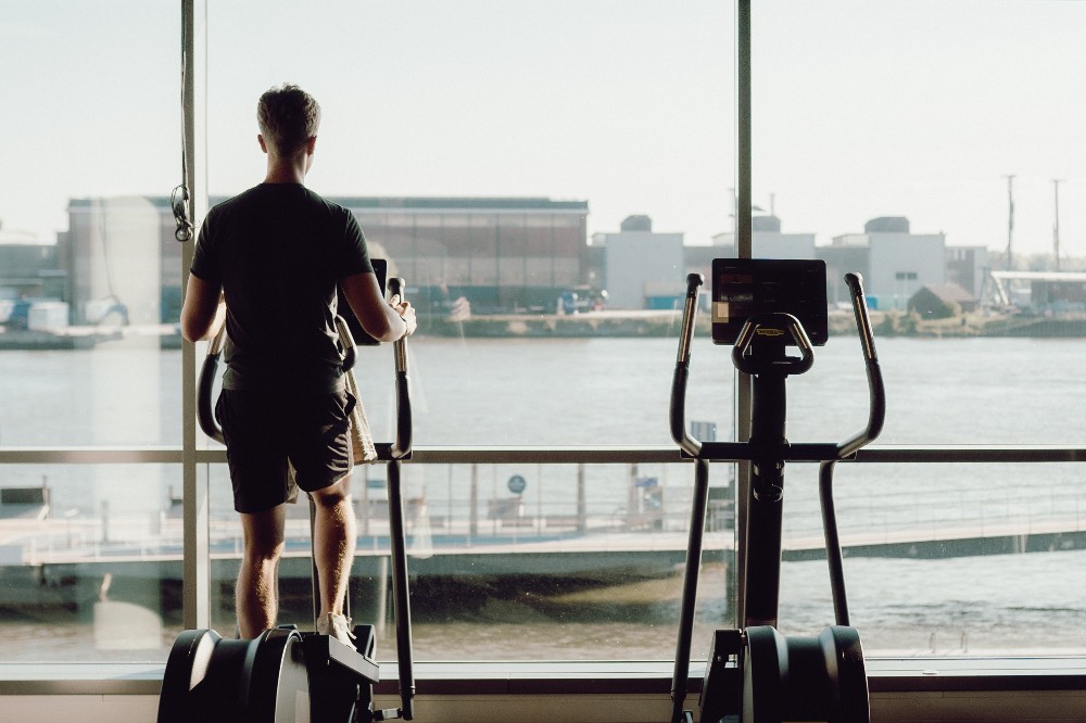 mooi uitzicht op het water tijdens het sporten bij mylife ambacht
