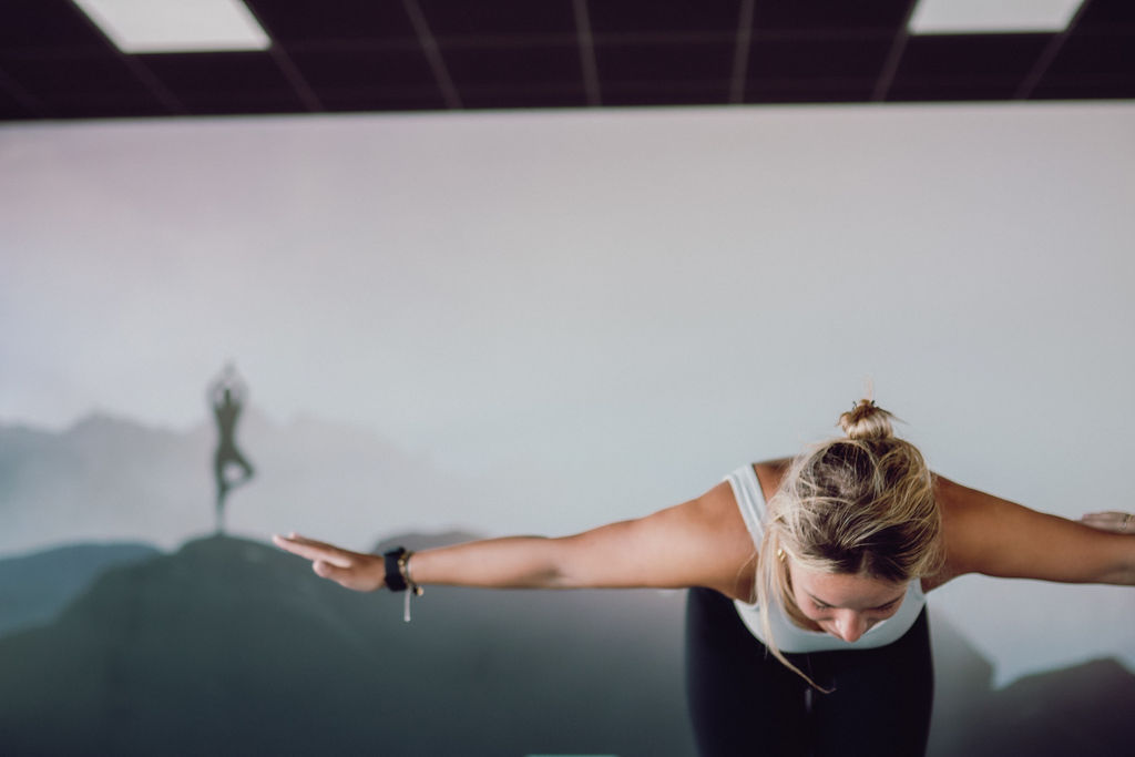 vrouw in yogapose