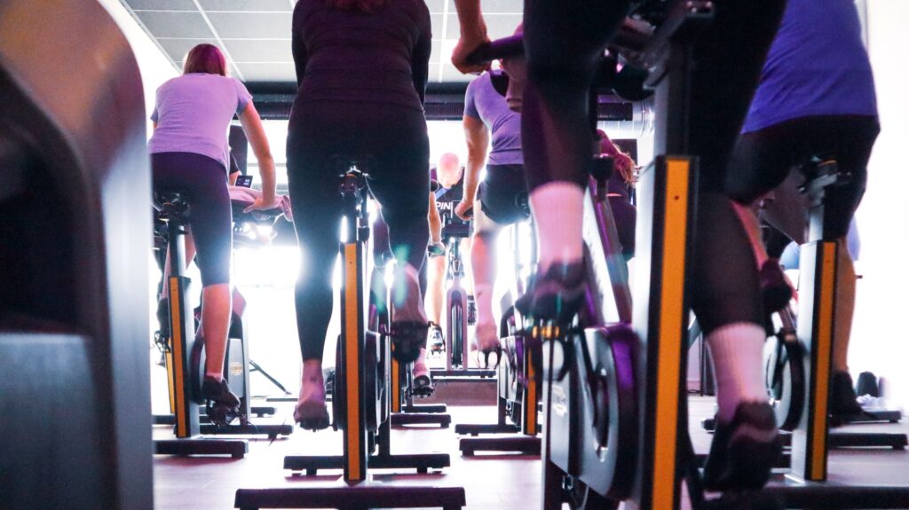 groep doet spinning bij mylife